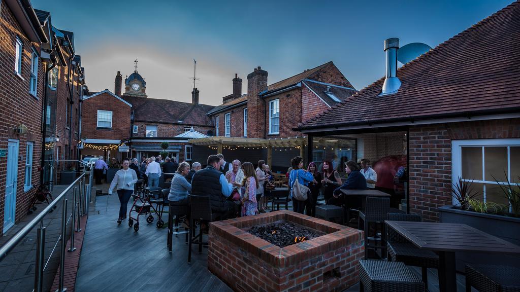 The Three Swans Hotel, Hungerford, Berkshire Kültér fotó