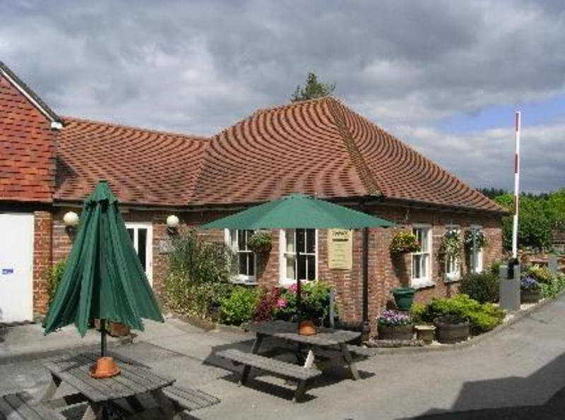The Three Swans Hotel, Hungerford, Berkshire Kültér fotó